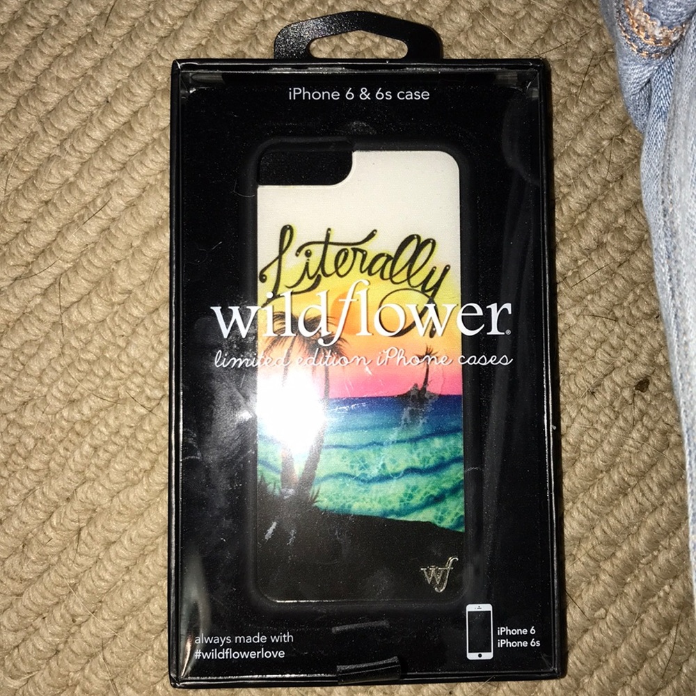 RARE! wildflower phone case✨✨✨